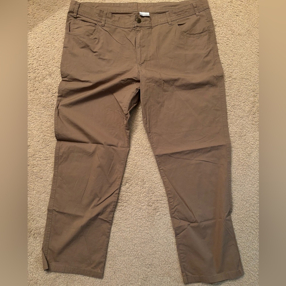 Columbia Men's plain front Khakis, 44x32